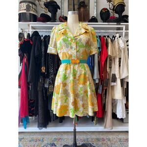 vintage 1970s floral scooter dress yellow and green cotton butterfly collar 29